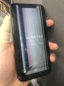 画面ノイズだらけの故障したiPhone11