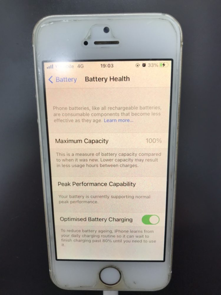 新品のバッテリーを装着して症状が改善したiPhoneSE